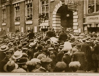 Eifrige junge Rekruten für Lord Kitcheners neue Armee